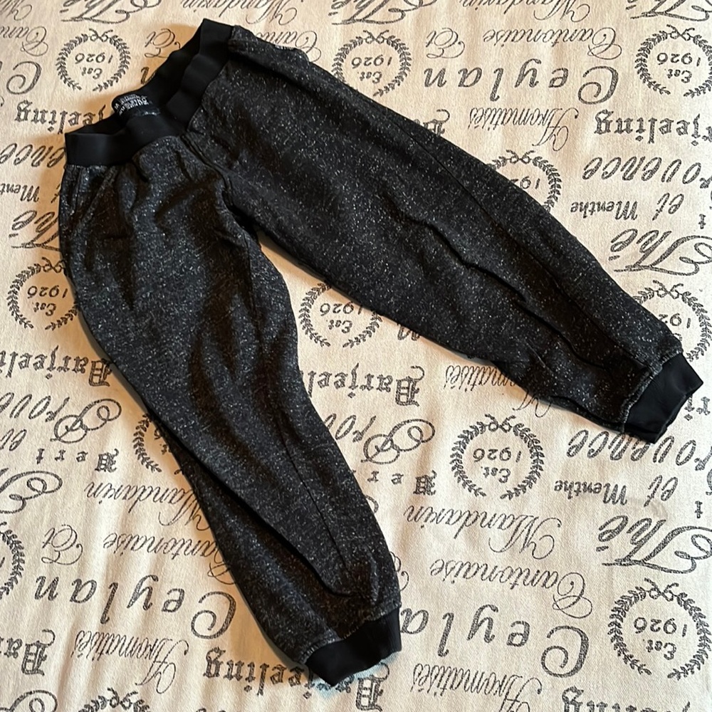 Boys Sweats - M